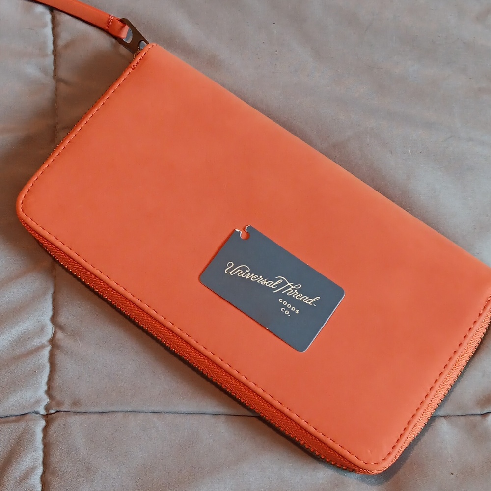 Universal Thread Wallet